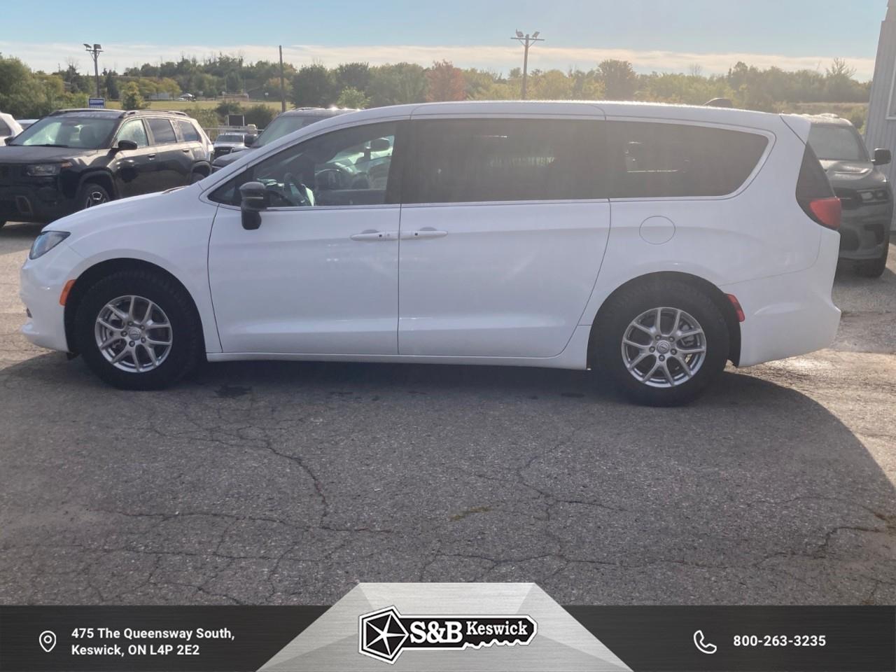 2026 Chrysler Grand Caravan SXT Front-Wheel Drive Passenger Van Photo5