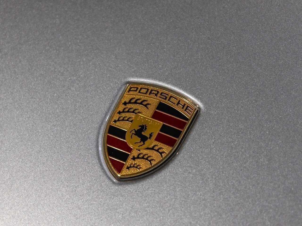 2024 Porsche 911 Carrera T Coupe Photo2