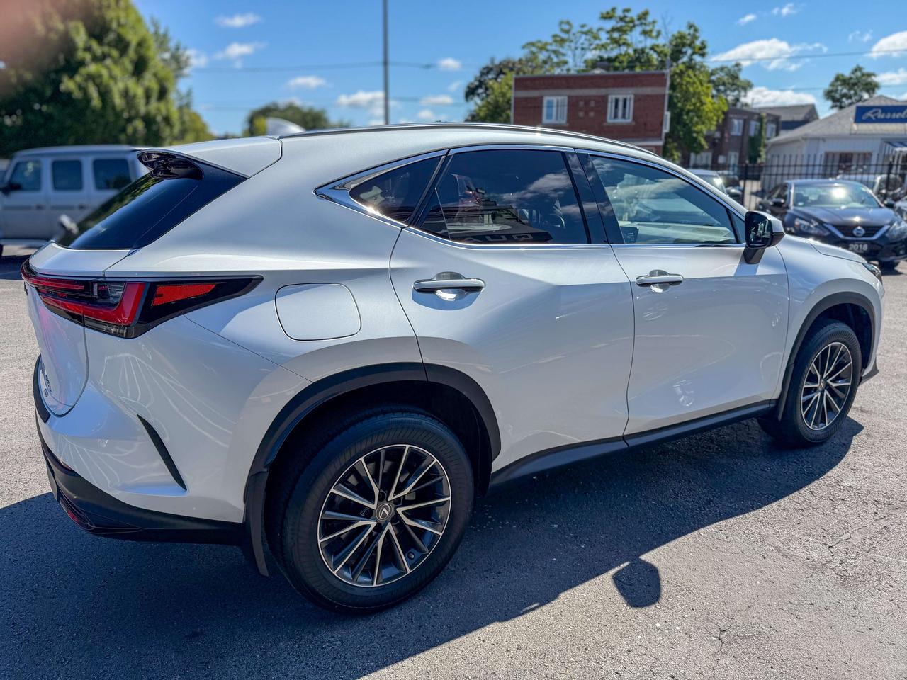 2023 Lexus NX NX 450h+/LOW KM/BSM/CAMERA/ROOF/RED LEATHER Photo