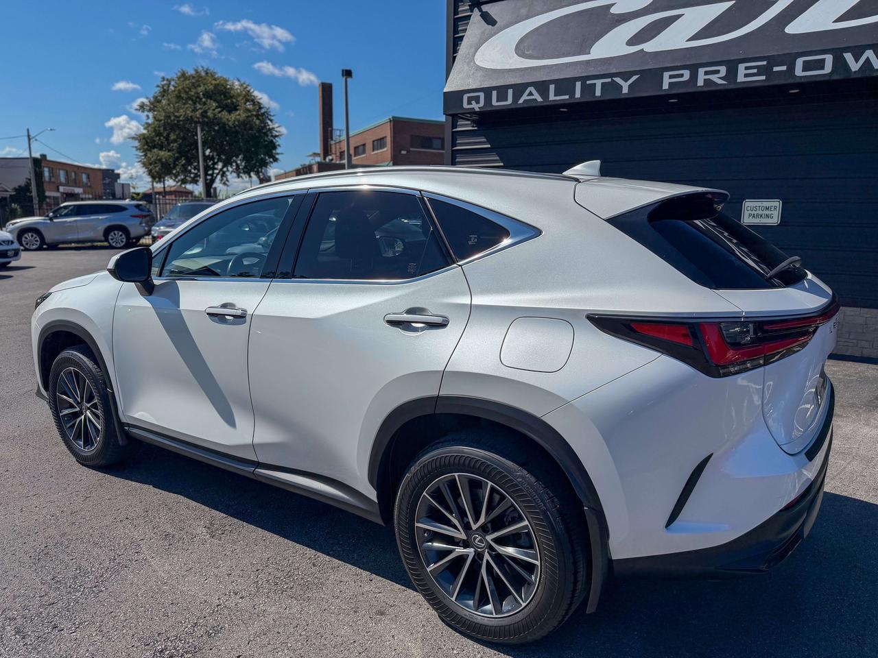 2023 Lexus NX NX 450h+/LOW KM/BSM/CAMERA/ROOF/RED LEATHER Photo