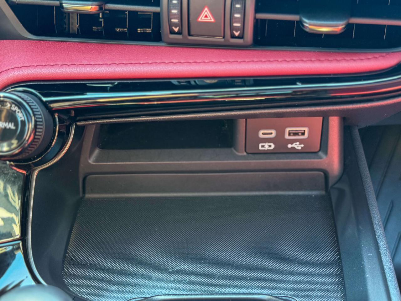 2023 Lexus NX NX 450h+/LOW KM/BSM/CAMERA/ROOF/RED LEATHER Photo