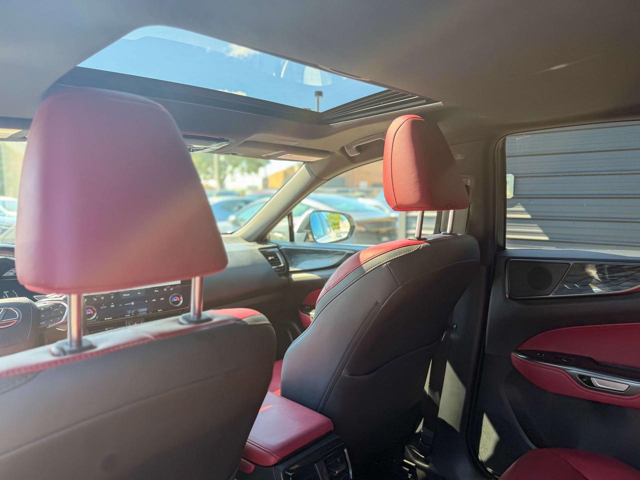 2023 Lexus NX NX 450h+/LOW KM/BSM/CAMERA/ROOF/RED LEATHER Photo