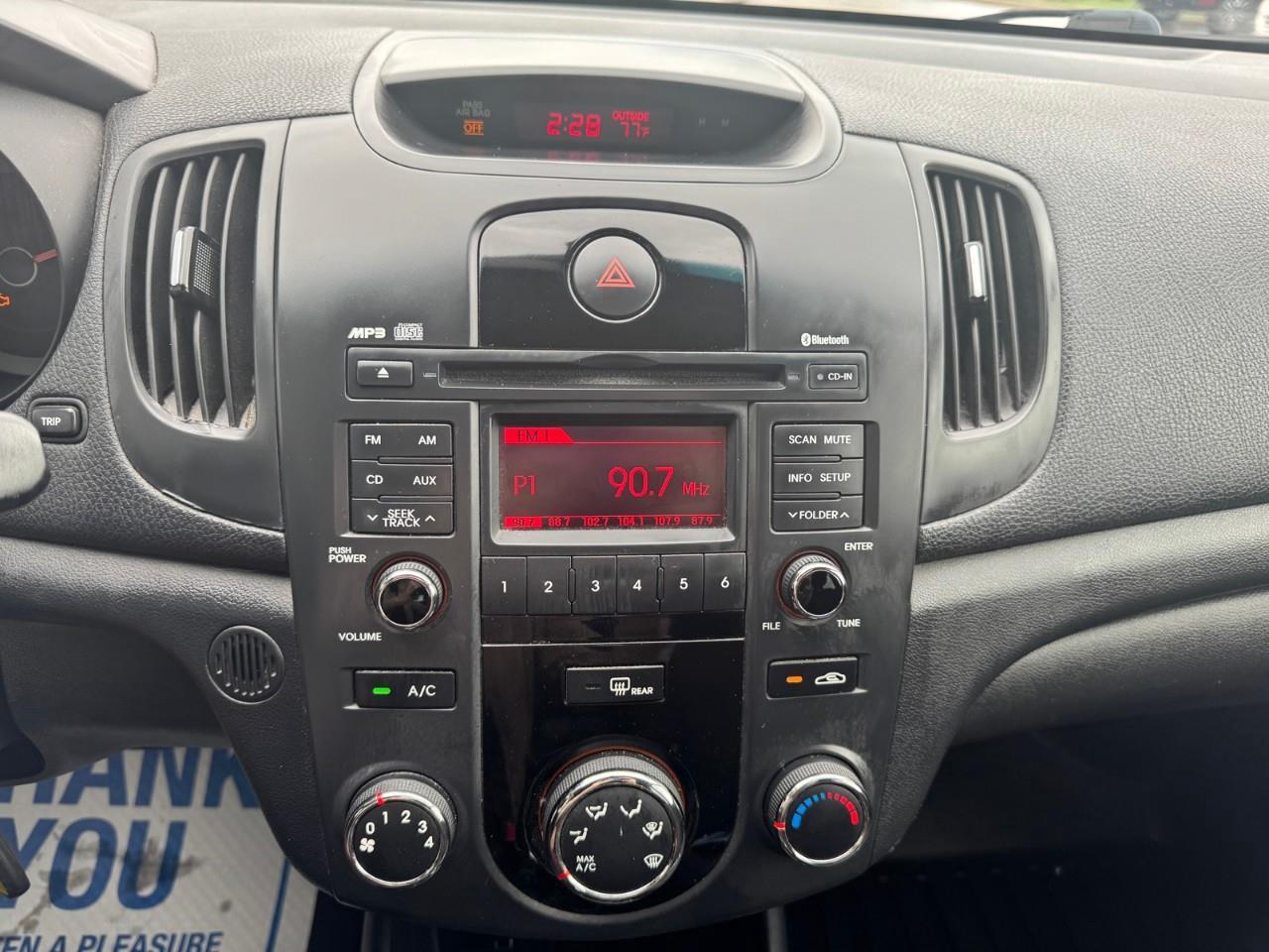 2011 Kia Forte5 2.0L EX (A6) 4dr Hatchback Photo