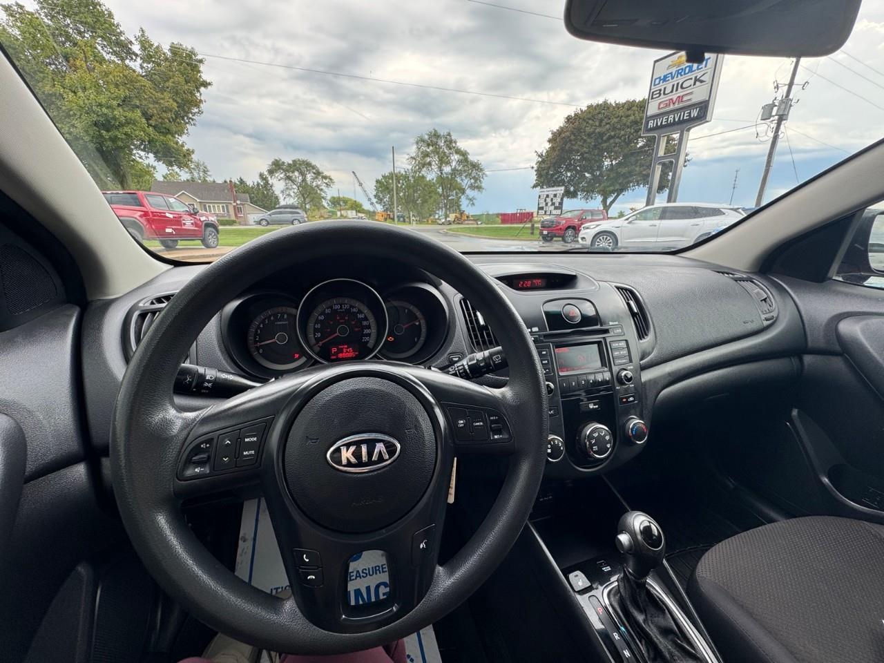 2011 Kia Forte5 2.0L EX (A6) 4dr Hatchback Photo