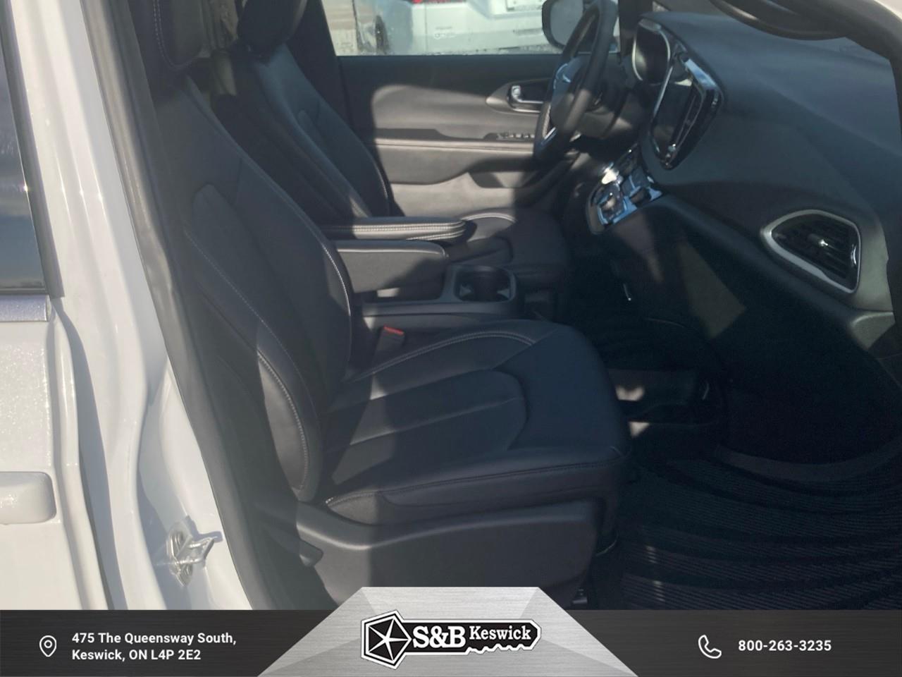 2026 Chrysler Grand Caravan SXT Front-Wheel Drive Passenger Van Photo