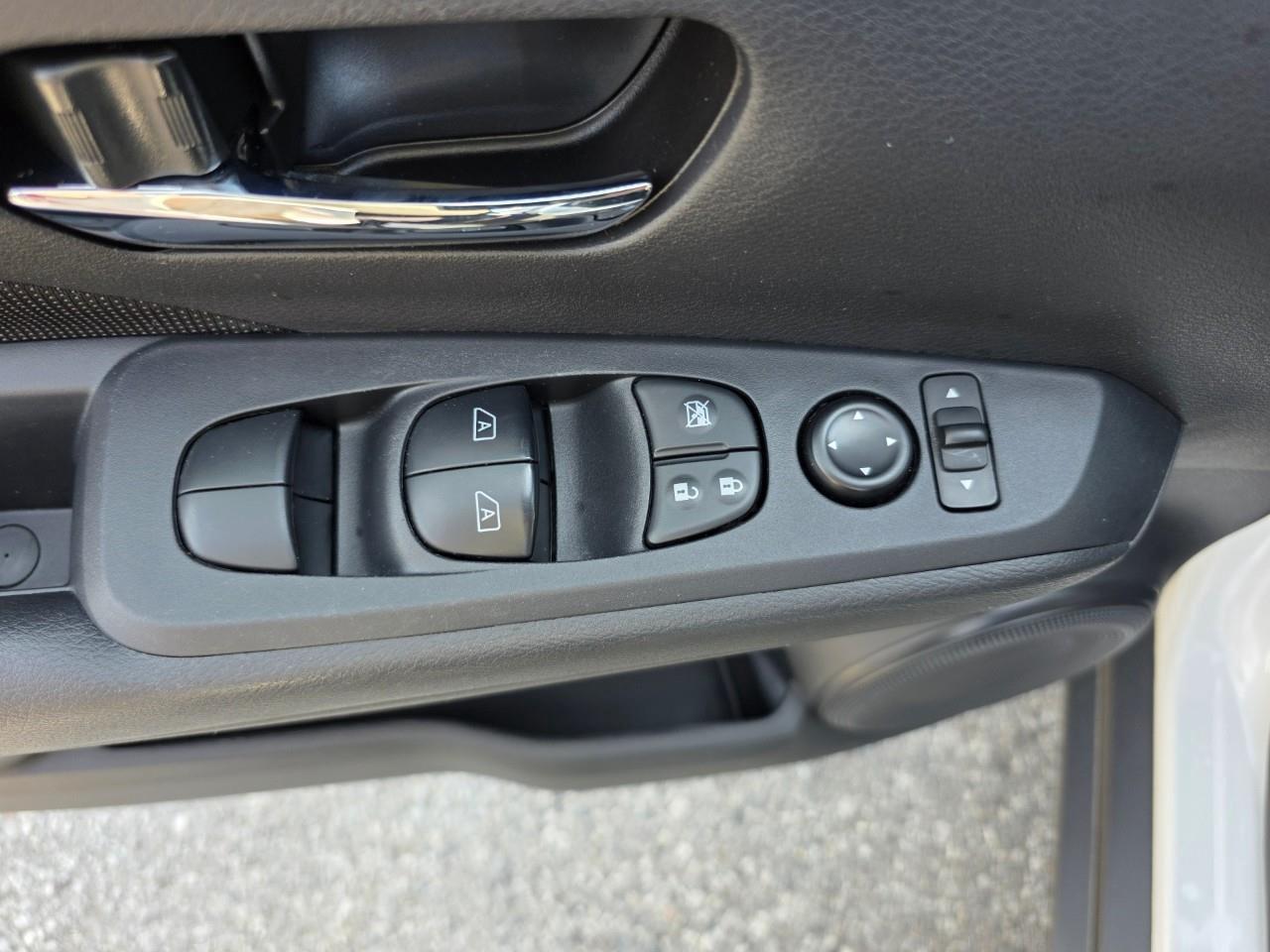 2024 Nissan Kicks SV 4dr Front-Wheel Drive Photo
