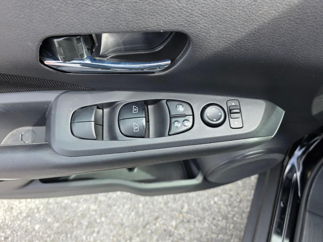 2024 Nissan Kicks SV 4dr Front-Wheel Drive Photo