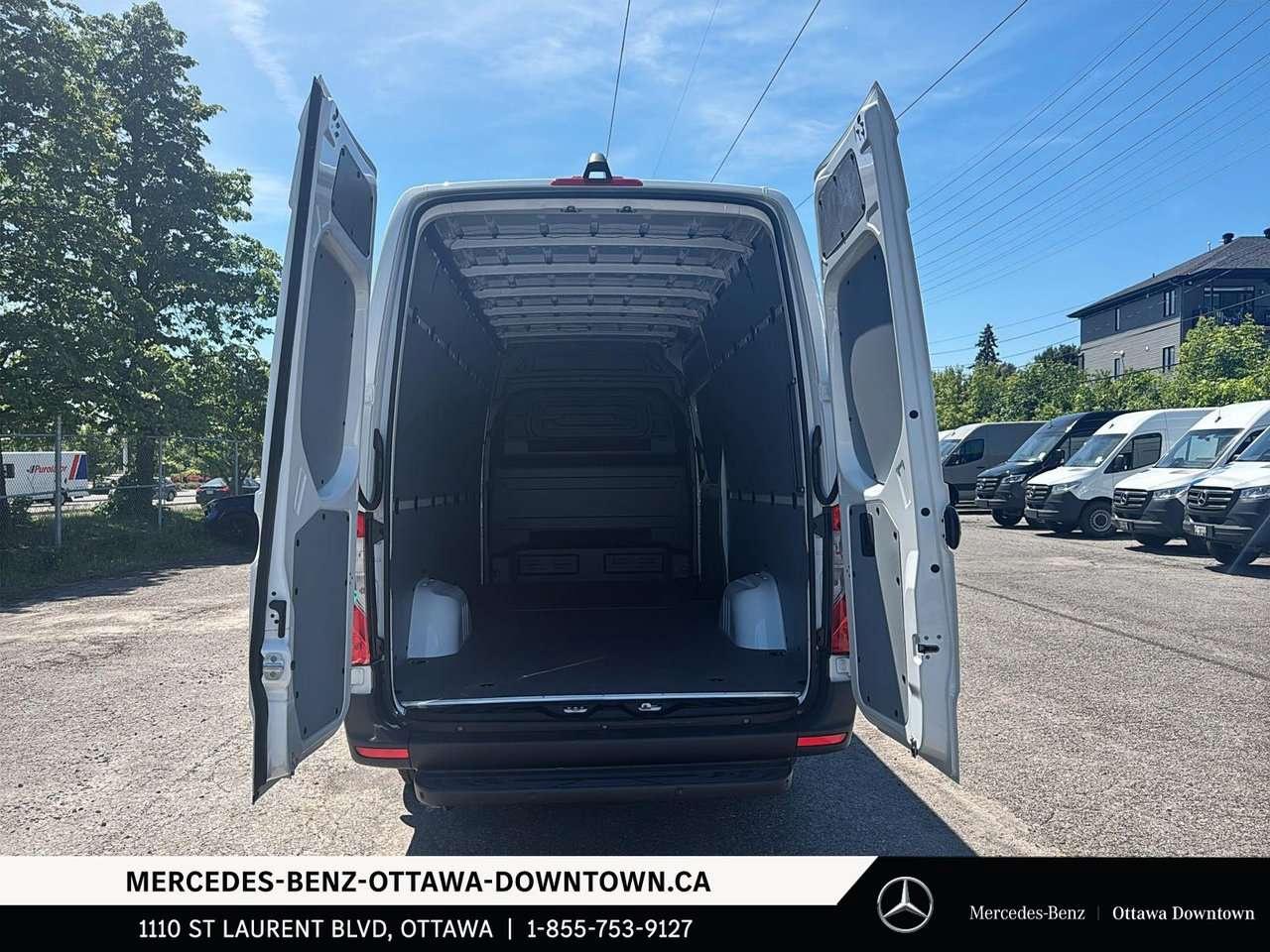 2026 Mercedes-Benz Sprinter 2500 High Roof I4 Diesel 170 Photo