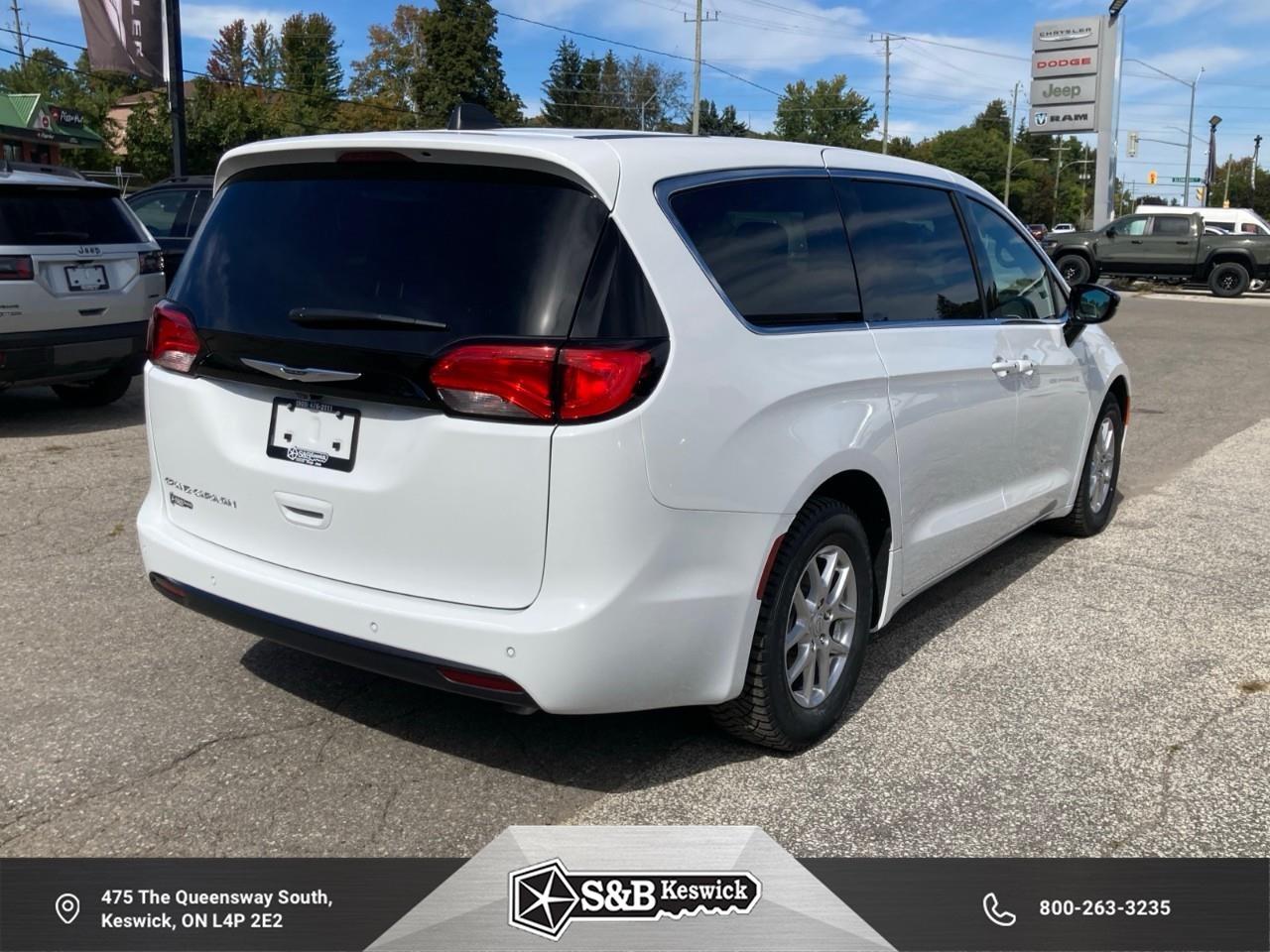 2026 Chrysler Grand Caravan SXT Front-Wheel Drive Passenger Van Photo4