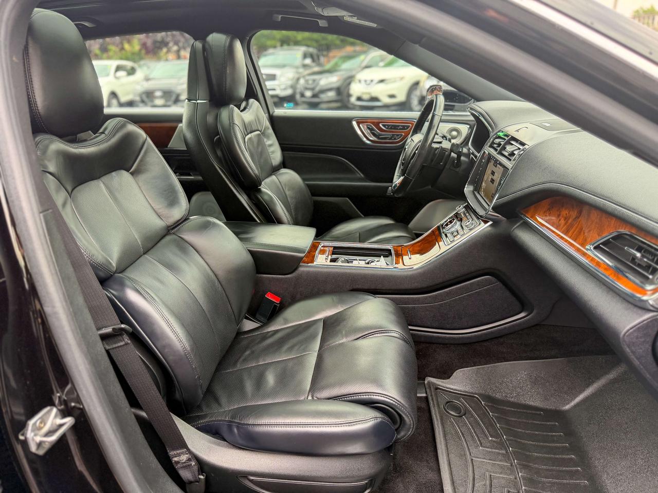 2017 Lincoln Continental Reserve/NAVI/BSM/REMOTE/360 CAMERA/PANO/LOW KM/3L Photo