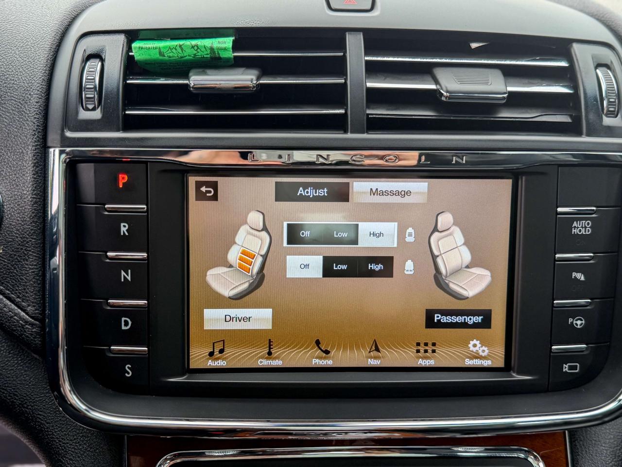 2017 Lincoln Continental Reserve/NAVI/BSM/REMOTE/360 CAMERA/PANO/LOW KM/3L Photo