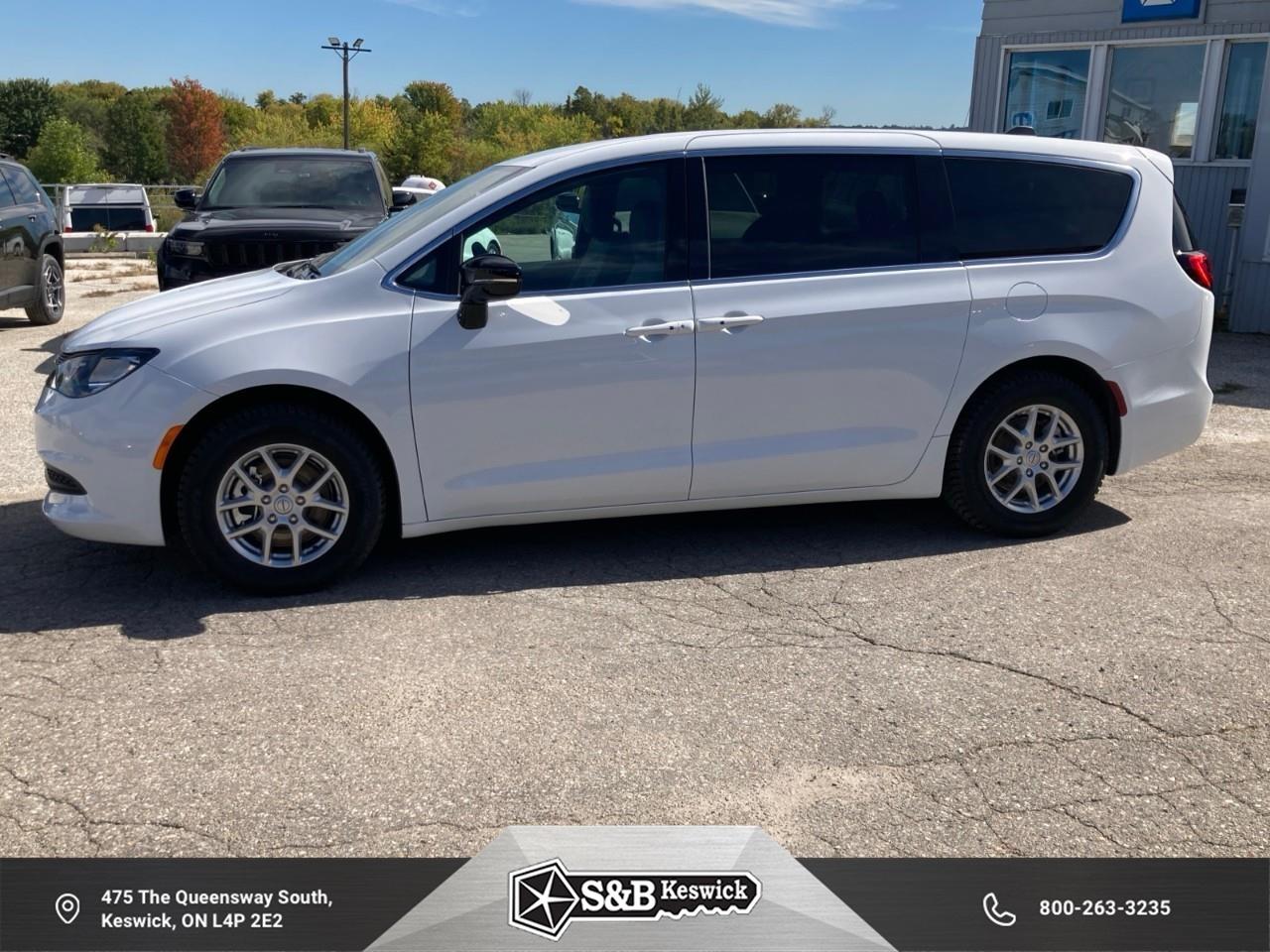 2026 Chrysler Grand Caravan SXT Front-Wheel Drive Passenger Van Photo1