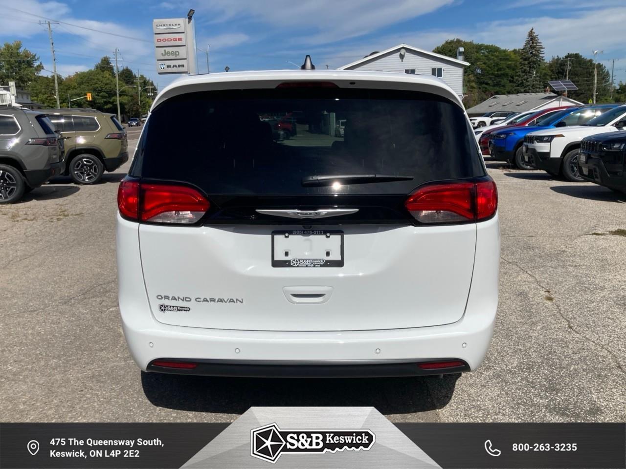 2026 Chrysler Grand Caravan SXT Front-Wheel Drive Passenger Van Photo3