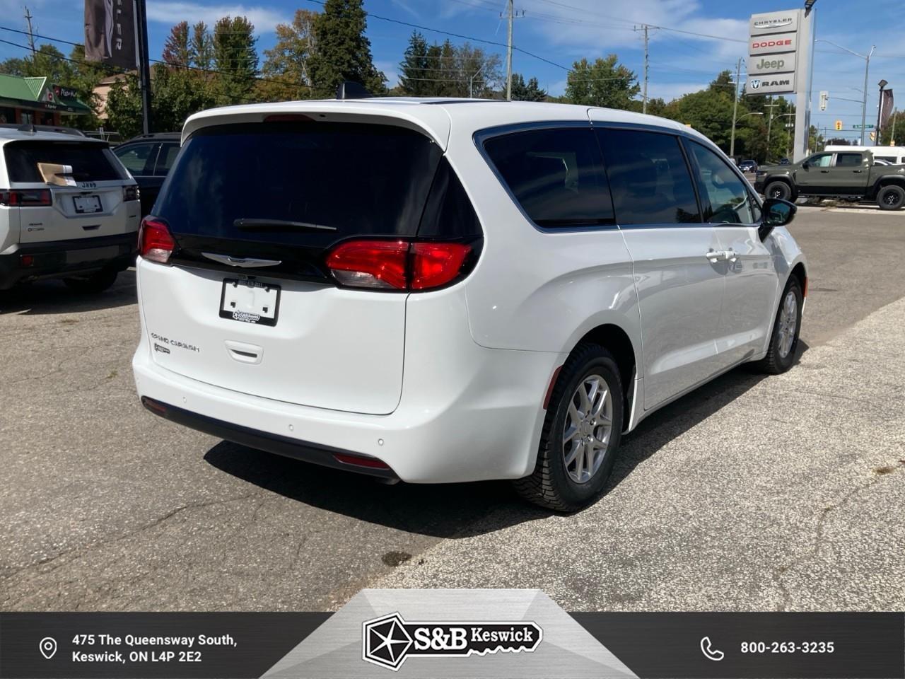 2026 Chrysler Grand Caravan SXT Front-Wheel Drive Passenger Van Photo4