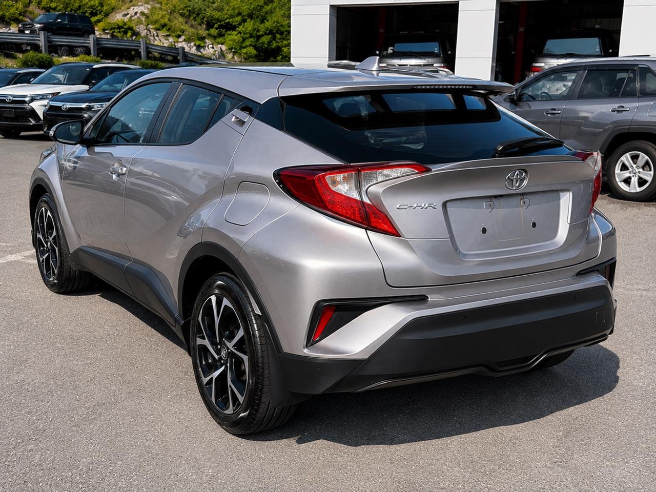 2019 Toyota C-HR XLE Photo