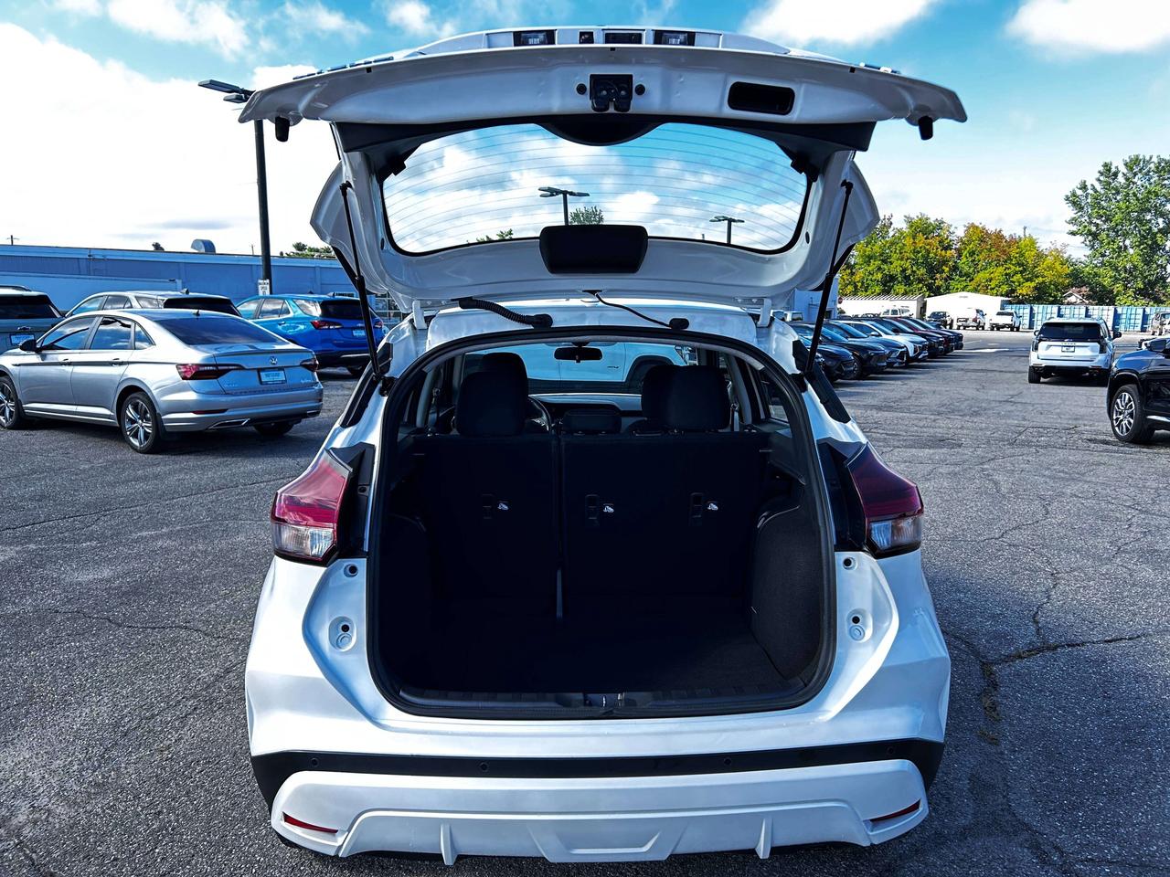 2024 Nissan Kicks SV Photo