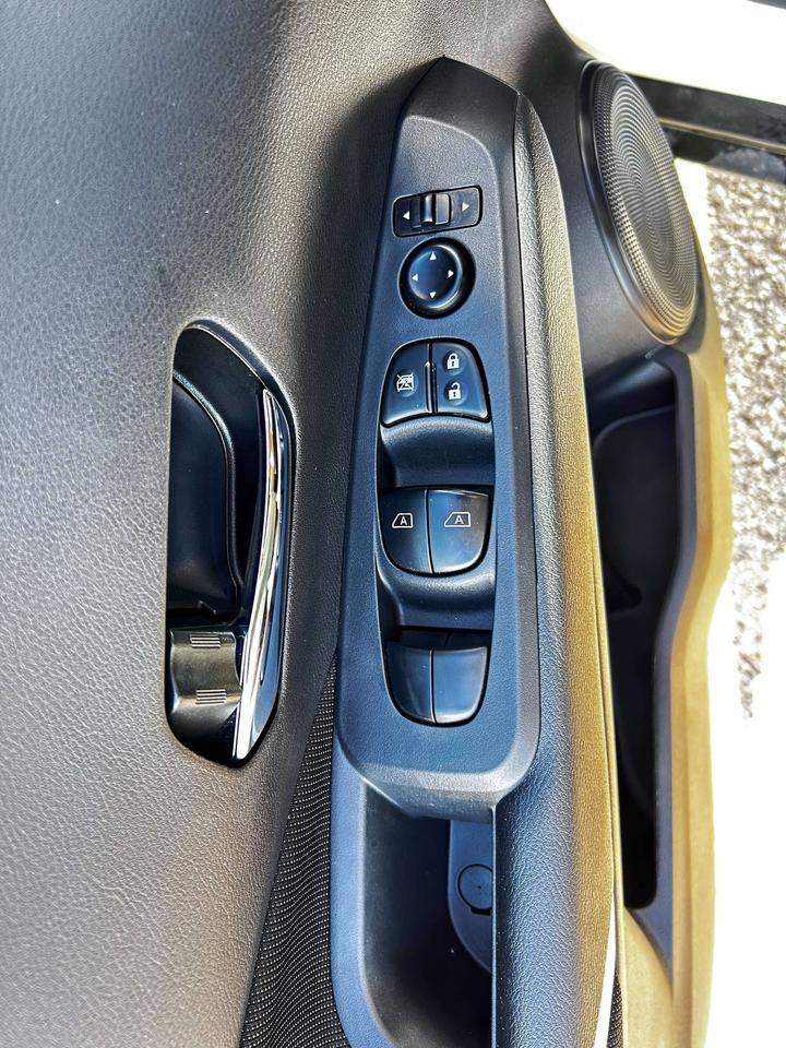 2024 Nissan Kicks SV Photo