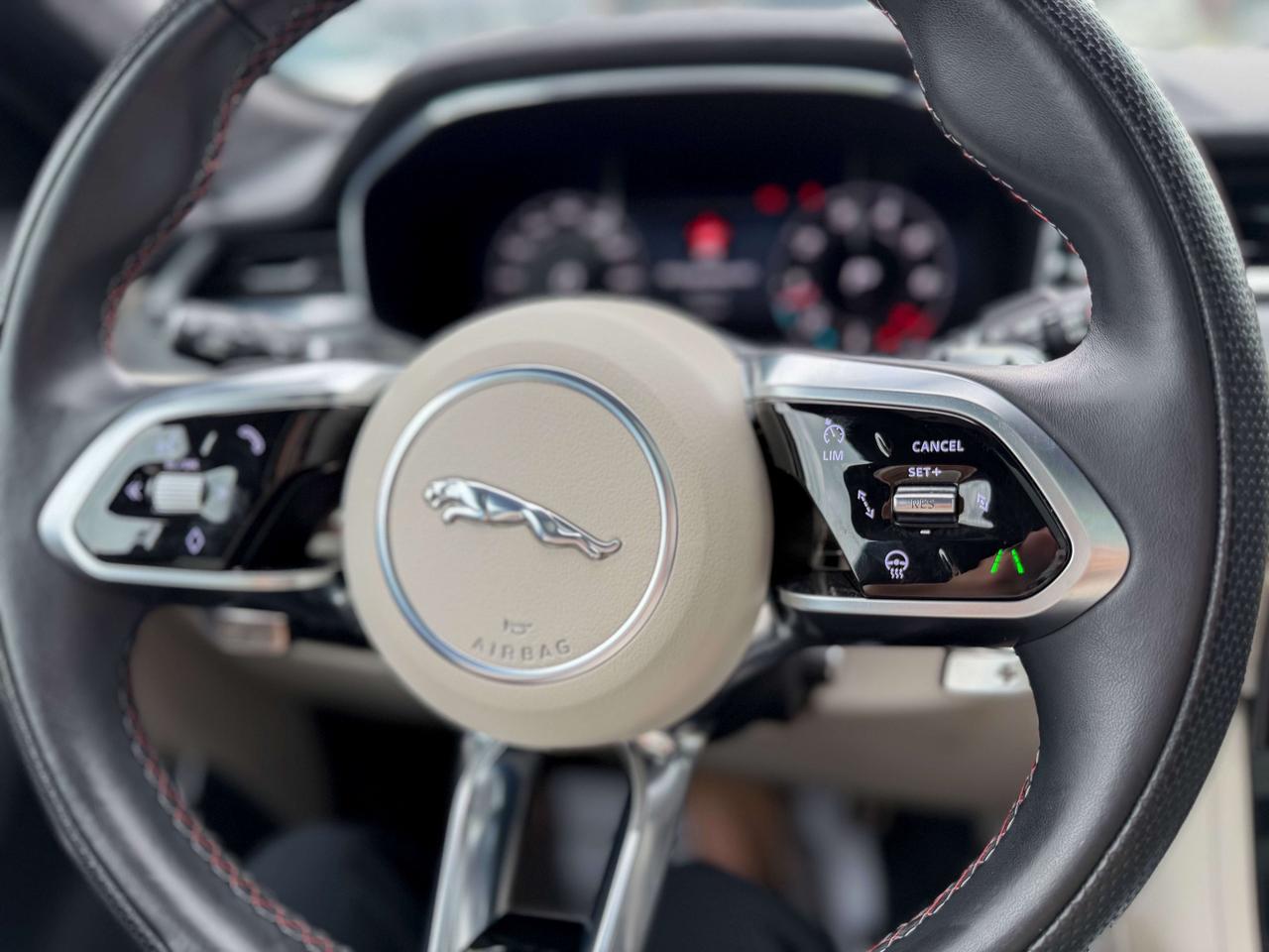 2024 Jaguar F-PACE SVR/NAVI/BSM/360 CAMERA/LOW KM/5L/1 OWNER Photo