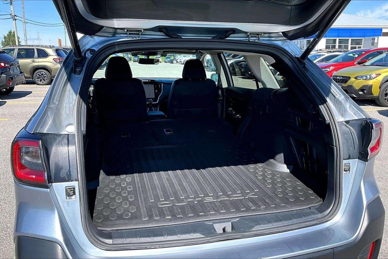 2022 Subaru Outback Limited XT   AWD   Heated Seats   Navigation Photo