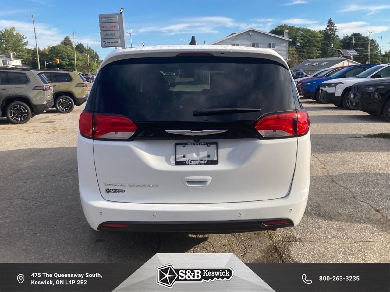 2026 Chrysler Grand Caravan SXT Front-Wheel Drive Passenger Van Photo3