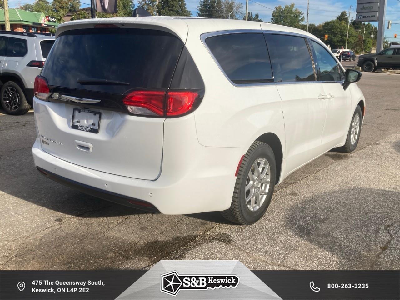 2026 Chrysler Grand Caravan SXT Front-Wheel Drive Passenger Van Photo4