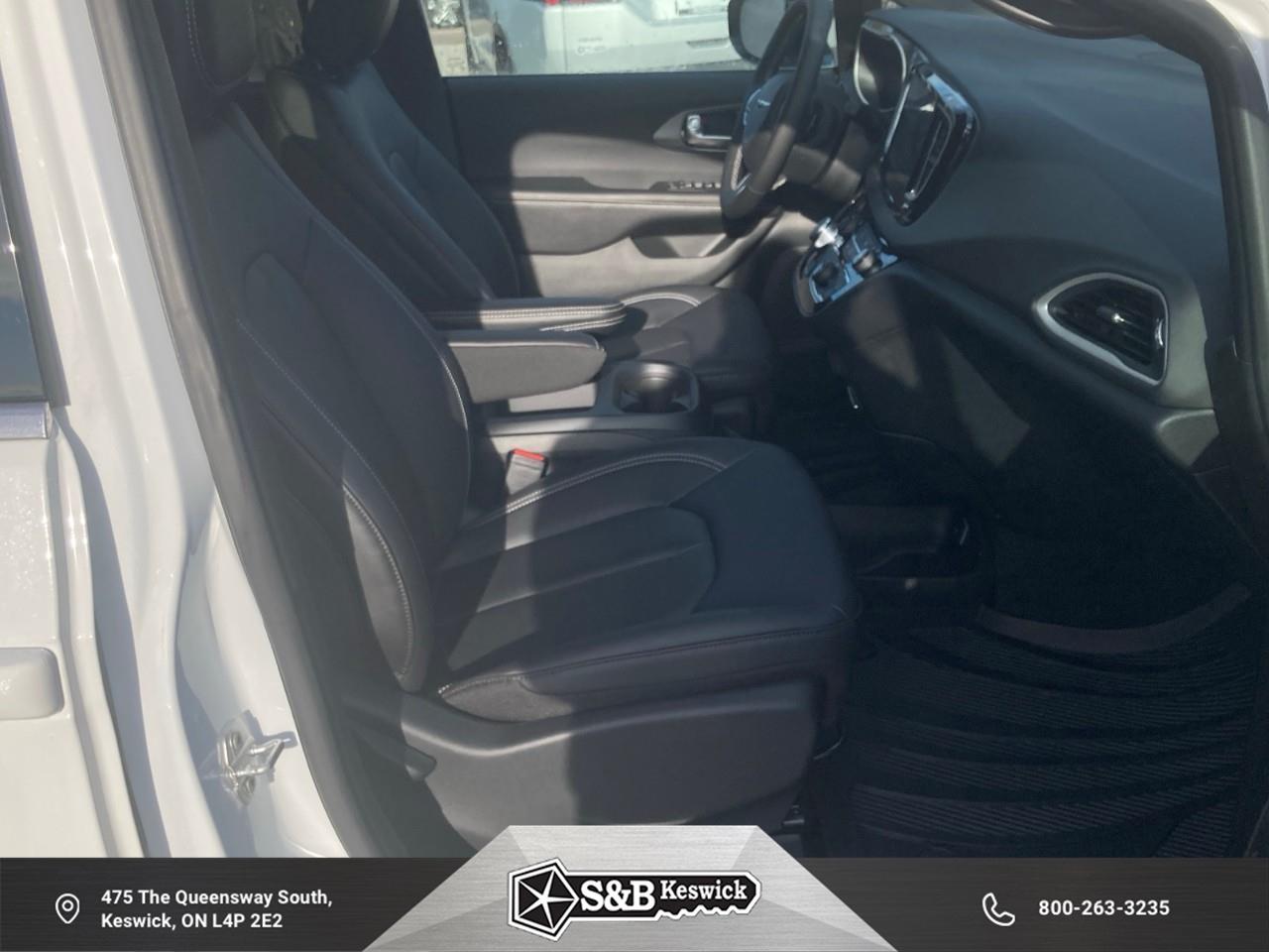 2026 Chrysler Grand Caravan SXT Front-Wheel Drive Passenger Van Photo
