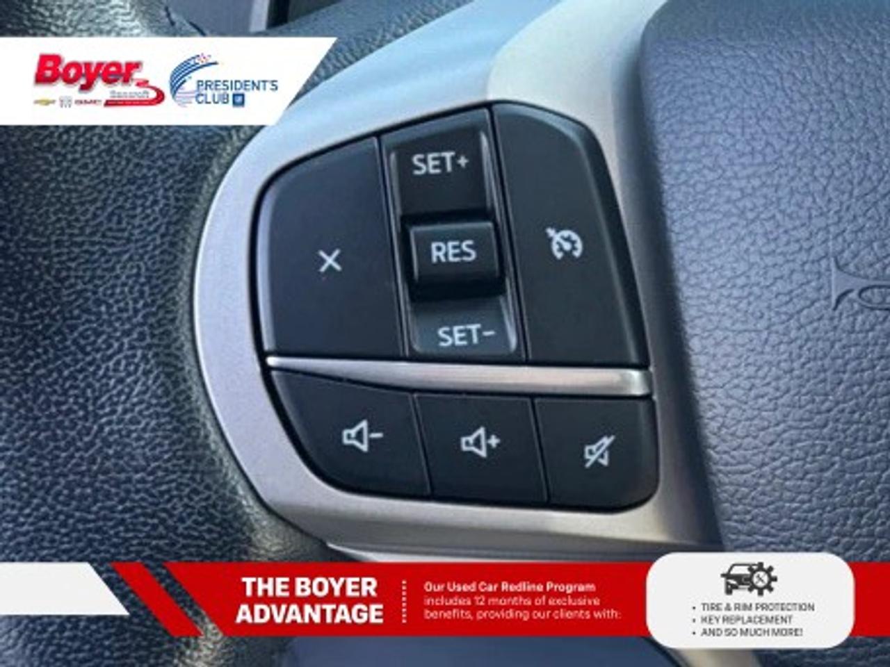 2021 Ford Explorer XLT 4WD Photo