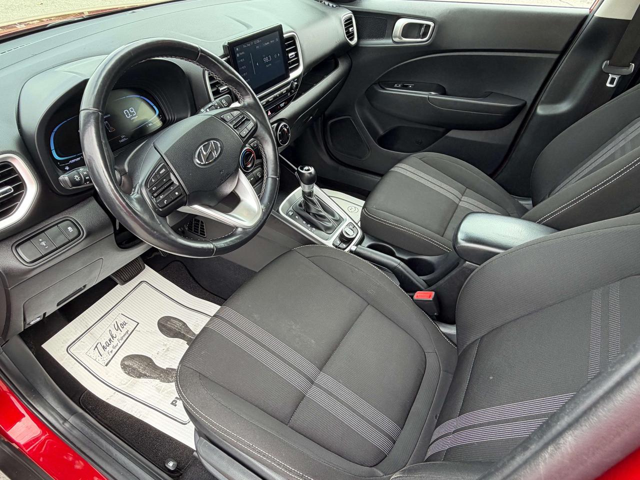 2024 Hyundai Venue PREFERRED/HEATED SEATS/BACK UP CAM/CALL BELLEVILLE Photo