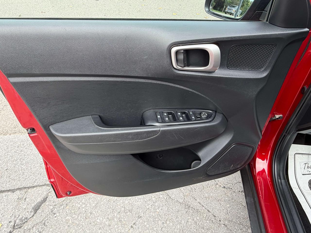2024 Hyundai Venue PREFERRED/HEATED SEATS/BACK UP CAM/CALL BELLEVILLE Photo