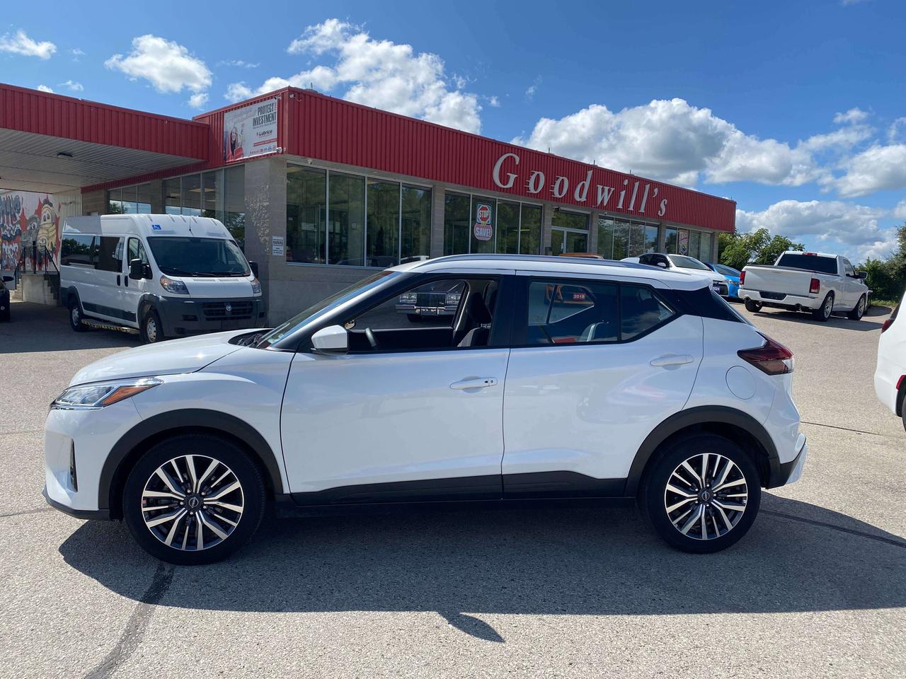 2025 Nissan Kicks SV, REMOTE START, BALANCE OF FACTORY WARRANTY! Photo