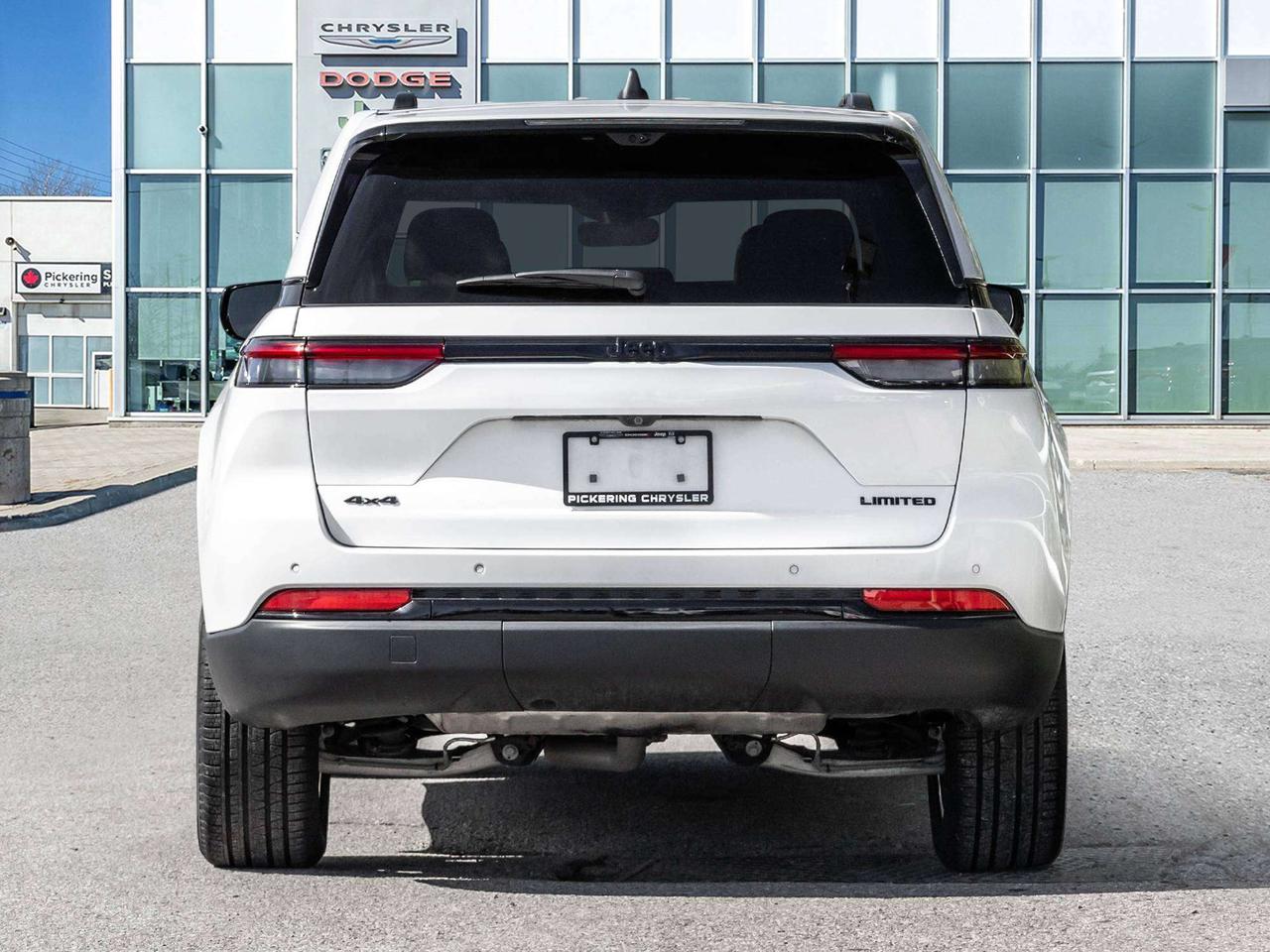 2025 Jeep Grand Cherokee LUXURY TECH GRP ROOF  BLACK APP. PKG  TRAILER TOW Photo