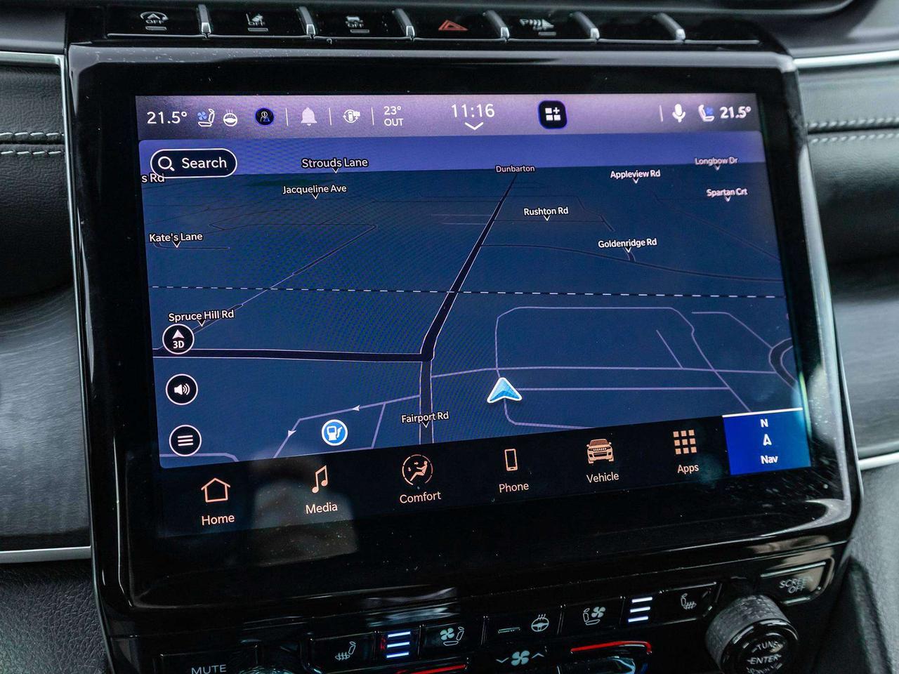 2025 Jeep Grand Cherokee LUXURY TECH GRP ROOF  BLACK APP. PKG  TRAILER TOW Photo