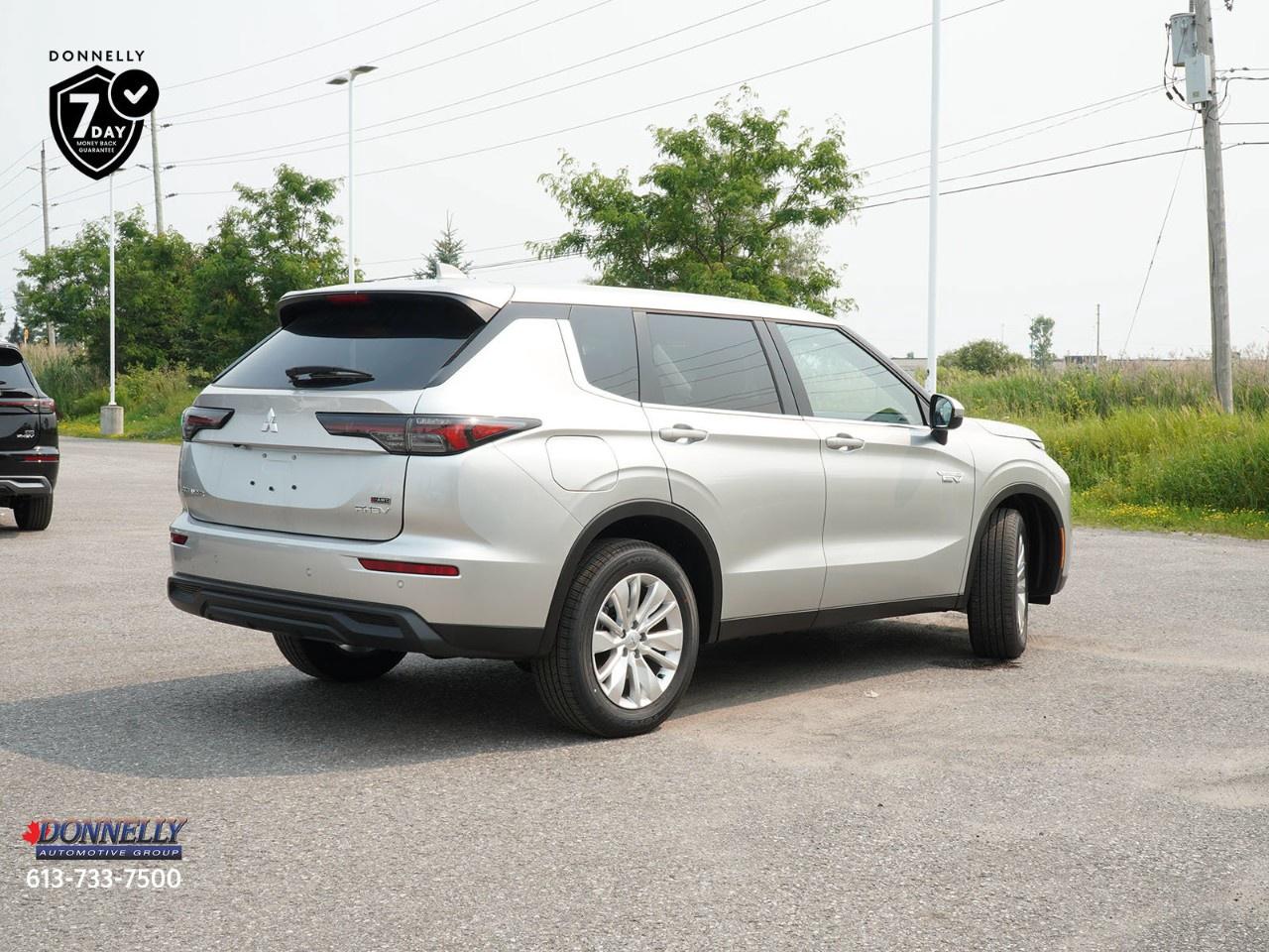 2026 Mitsubishi Outlander Plug-In Hybrid ES S-AWC Photo2