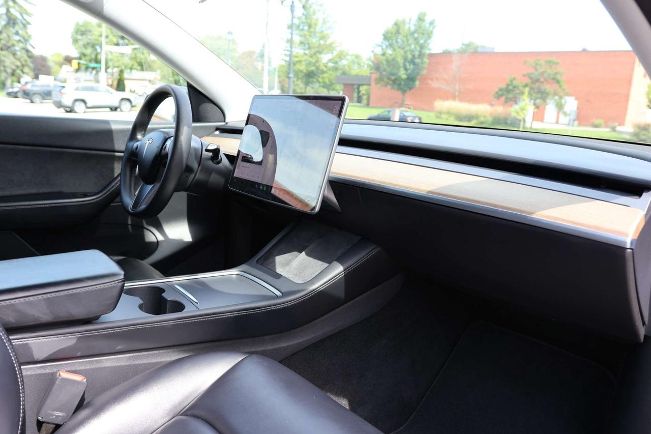 2022 Tesla Model Y LONG RANGE-DUAL MOTOR-AWD-7PASS/AUTOPILOT/DRIVER ASSIST/STANDARD CONNECTIVITY/HEATED SEATS & STEERING/DASHCAM/KEYLESS Photo