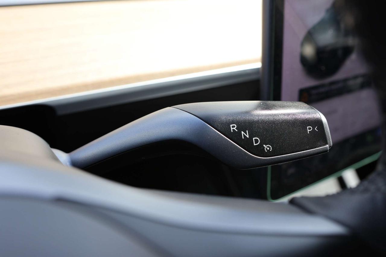 2022 Tesla Model Y LONG RANGE-DUAL MOTOR-AWD-7PASS/AUTOPILOT/DRIVER ASSIST/STANDARD CONNECTIVITY/HEATED SEATS & STEERING/DASHCAM/KEYLESS Photo
