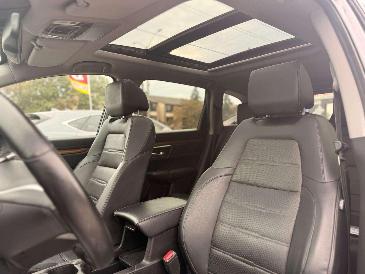 2017 Honda CR-V AWD 5dr Touring Photo2