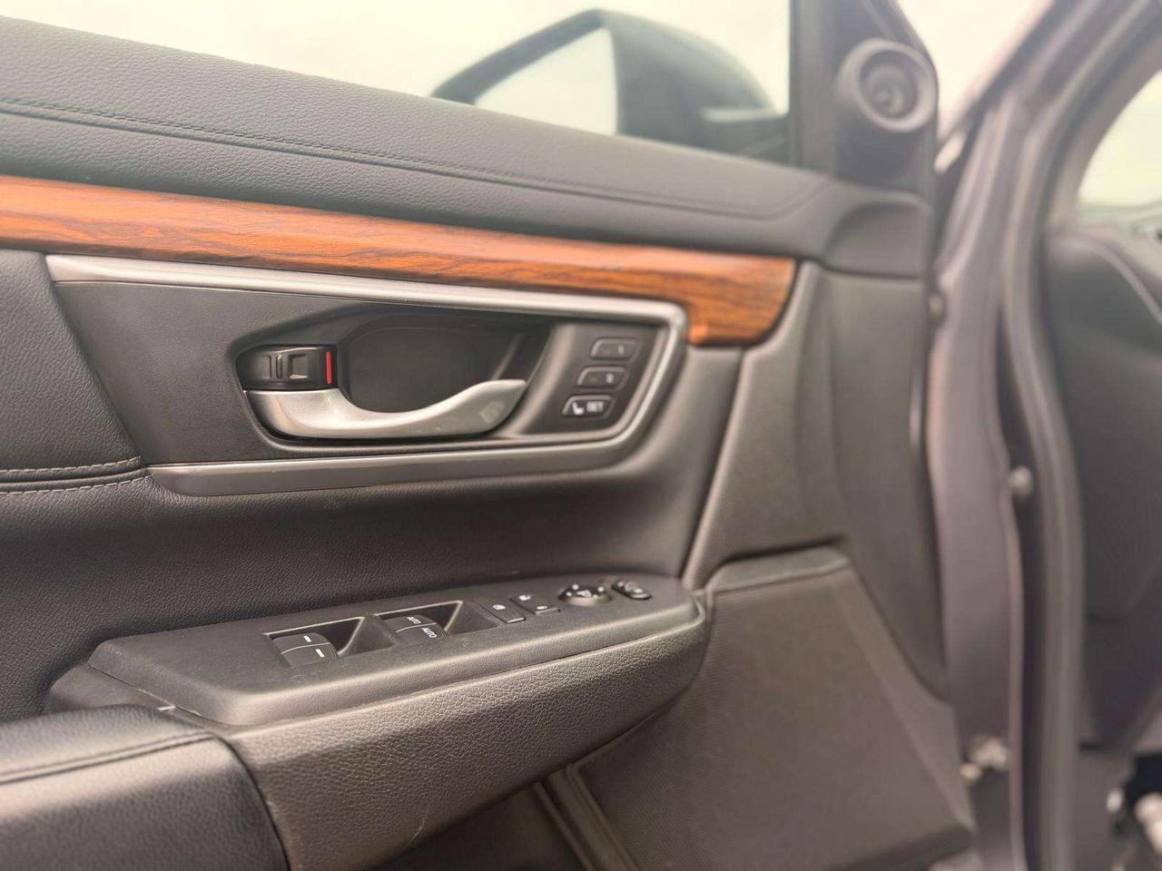 2017 Honda CR-V AWD 5dr Touring Photo