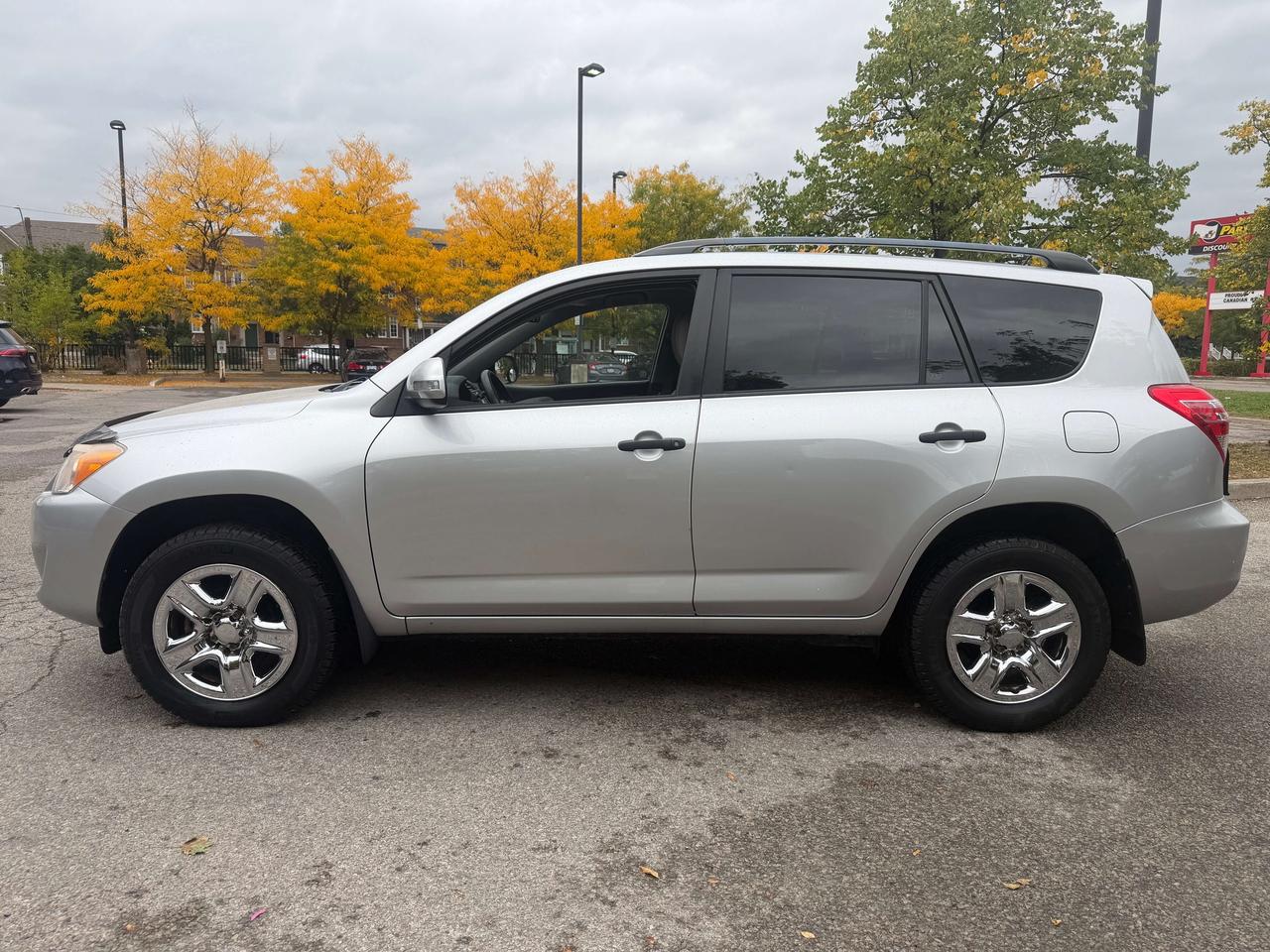 2009 Toyota RAV4 Base !! A/W/D !!! ONLY 160095 KMS !!! CERTIFIED !! Photo