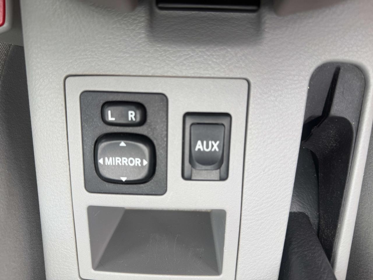 2009 Toyota RAV4 Base !! A/W/D !!! ONLY 160095 KMS !!! CERTIFIED !! Photo