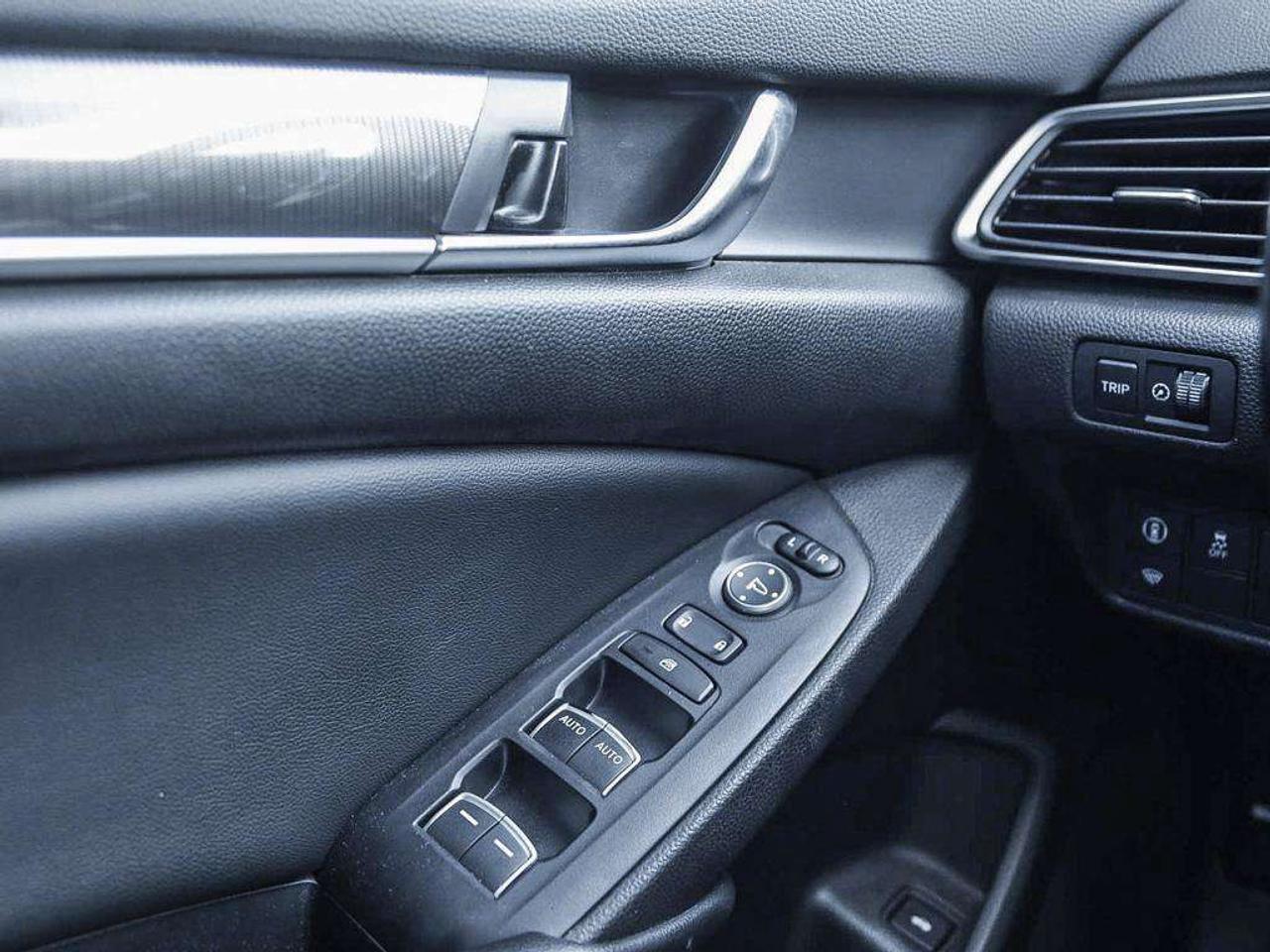 2022 Honda Accord Sport 2.0   Lather   Sunroof   Push Button   Heated Seats Photo