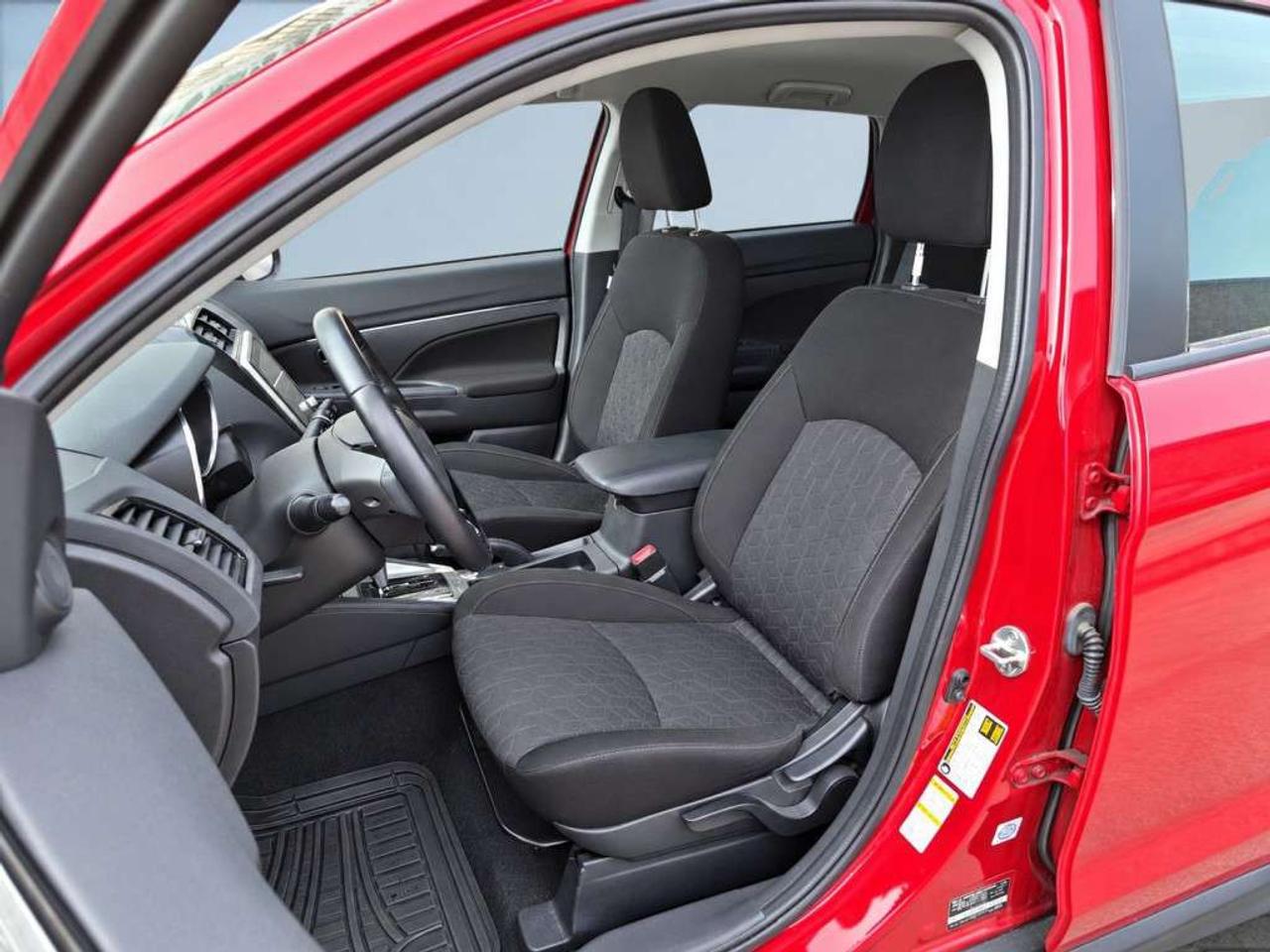 2020 Mitsubishi RVR ES AWD / HEATED SEATS / APPLE CARPLAY / ANDROID AUTO / BACKUP CAM / BLUETOOTH Photo