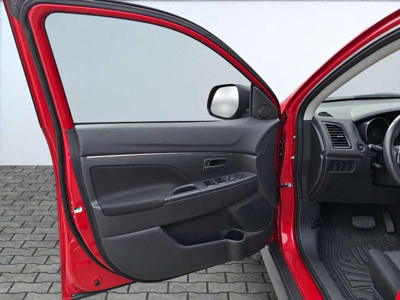 2020 Mitsubishi RVR ES AWD / HEATED SEATS / APPLE CARPLAY / ANDROID AUTO / BACKUP CAM / BLUETOOTH Photo