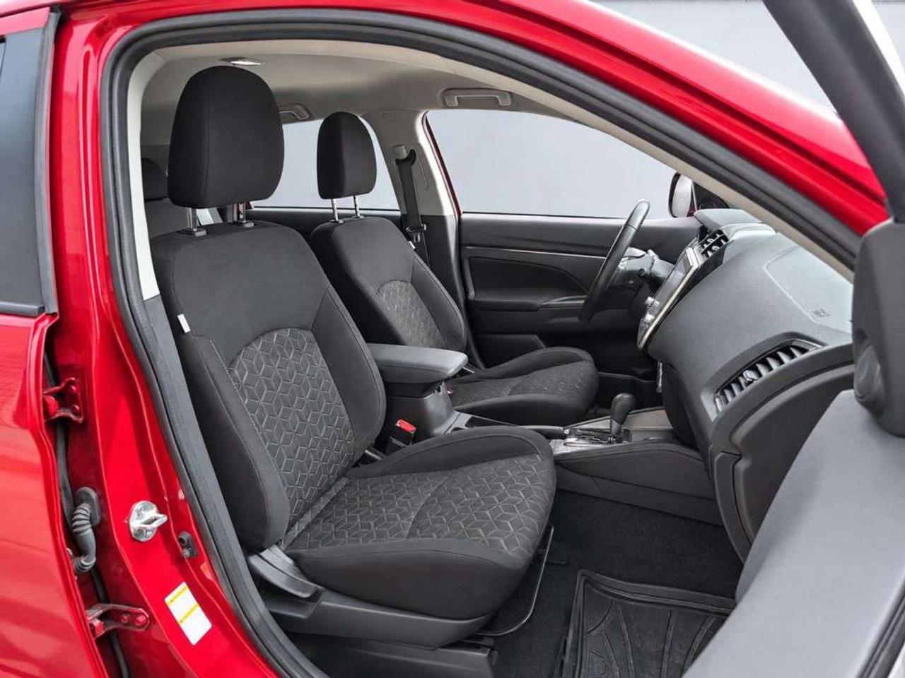 2020 Mitsubishi RVR ES AWD / HEATED SEATS / APPLE CARPLAY / ANDROID AUTO / BACKUP CAM / BLUETOOTH Photo