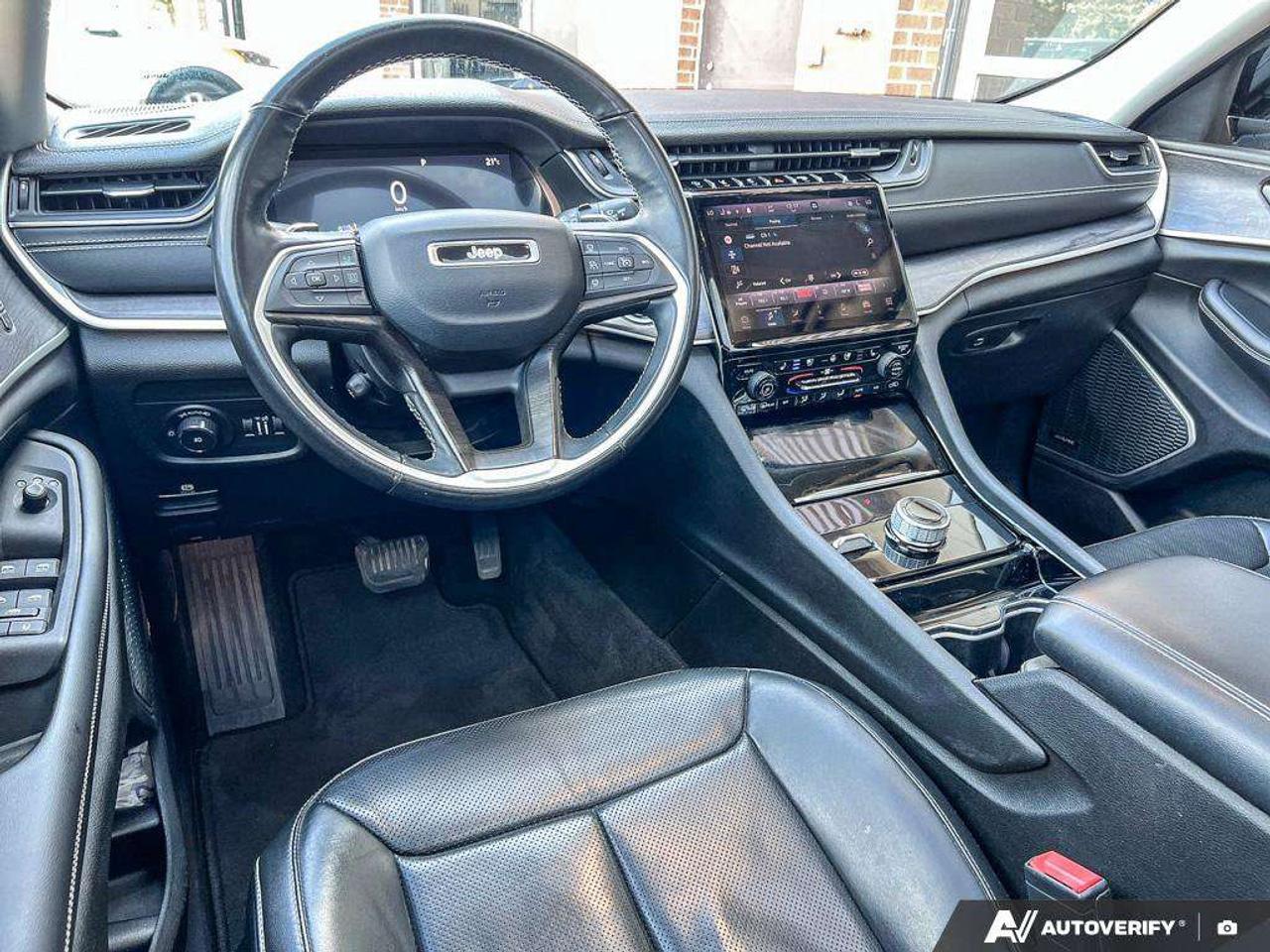 2021 Jeep Grand Cherokee Limited   PANO SUNROOF   3.6L V6   LTHR Photo