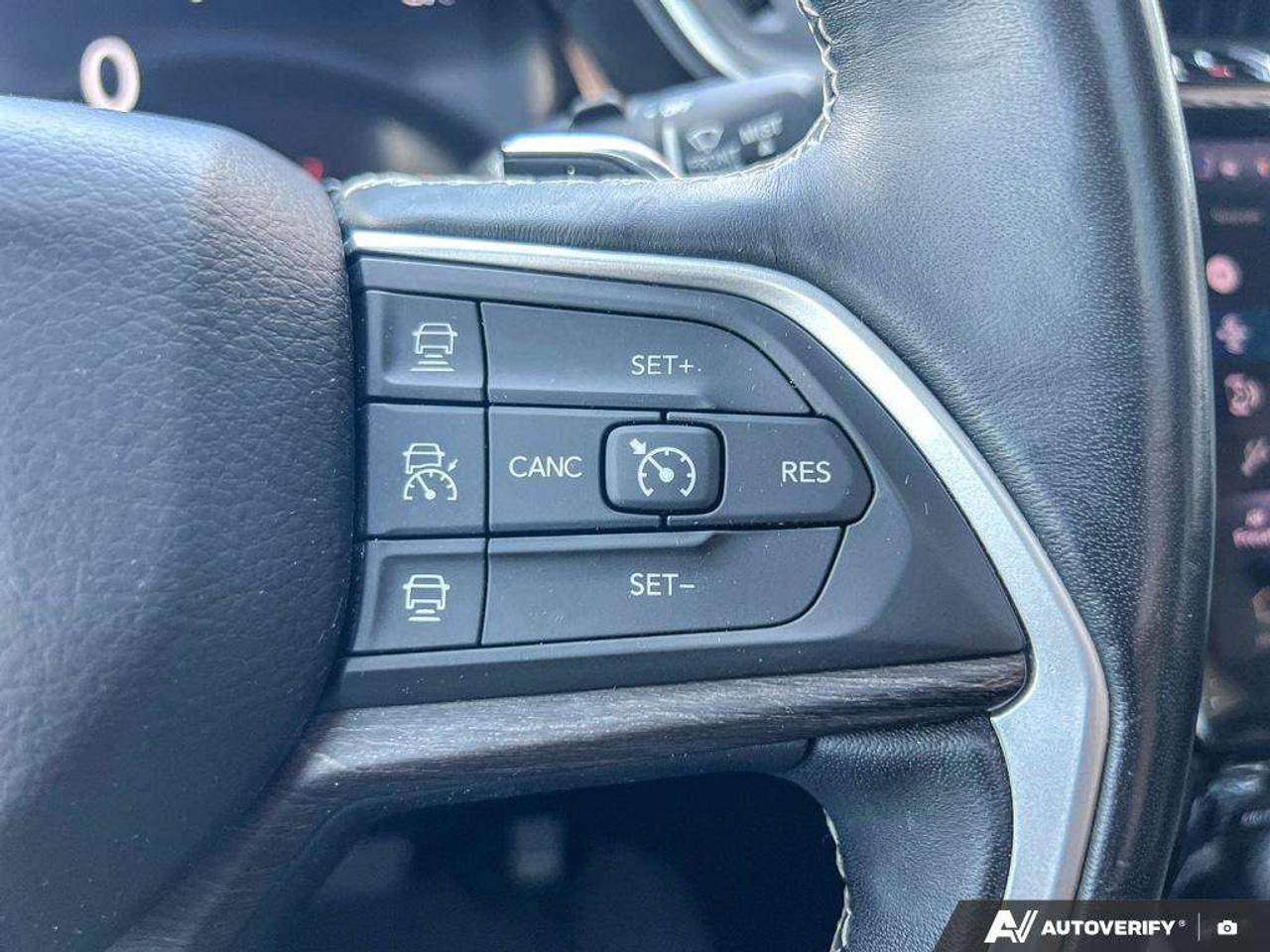 2021 Jeep Grand Cherokee Limited   PANO SUNROOF   3.6L V6   LTHR Photo