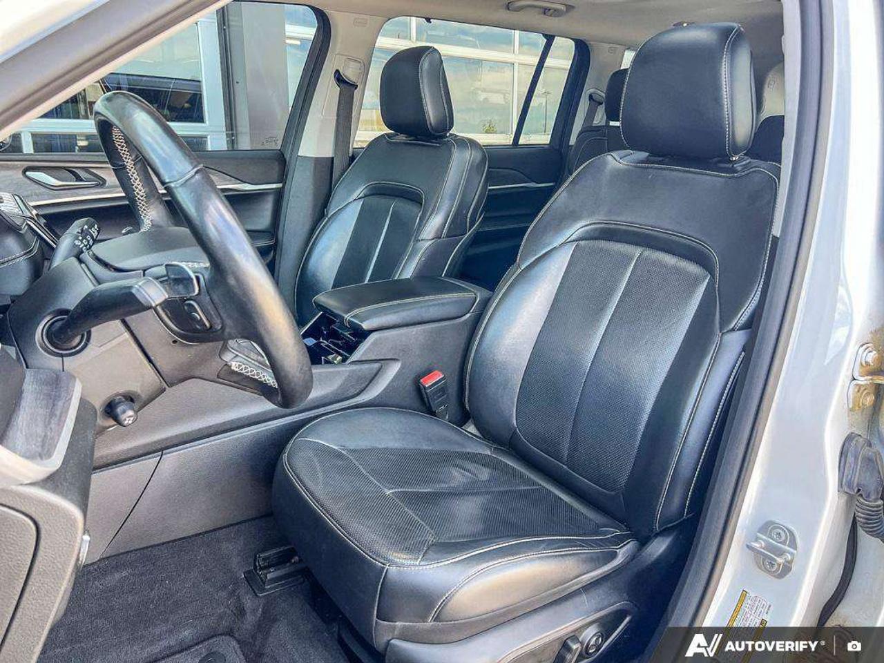 2021 Jeep Grand Cherokee Limited   PANO SUNROOF   3.6L V6   LTHR Photo