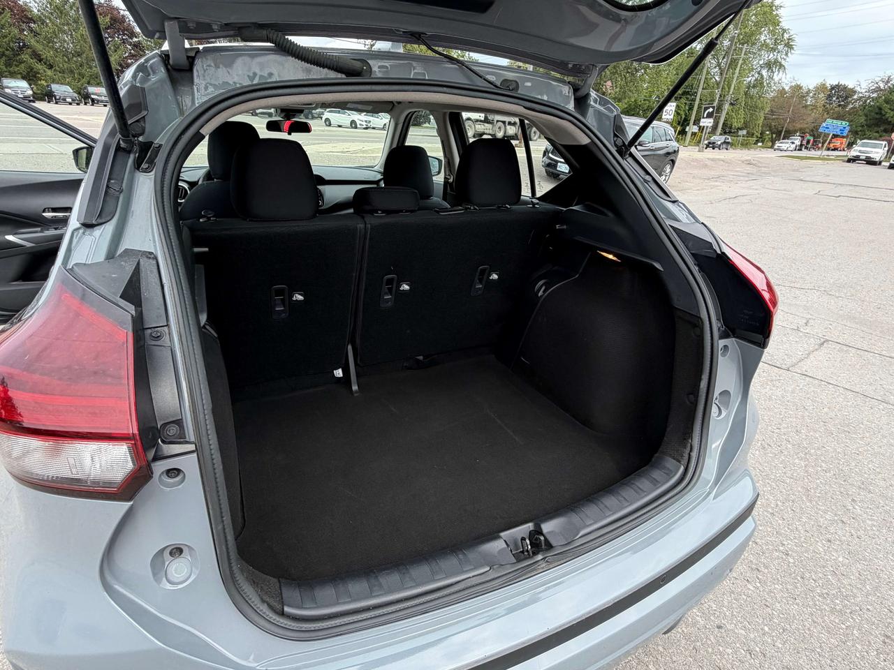 2024 Nissan Kicks SV/HEATED SEATS/BACK UP CAM/CALL PICTON Photo
