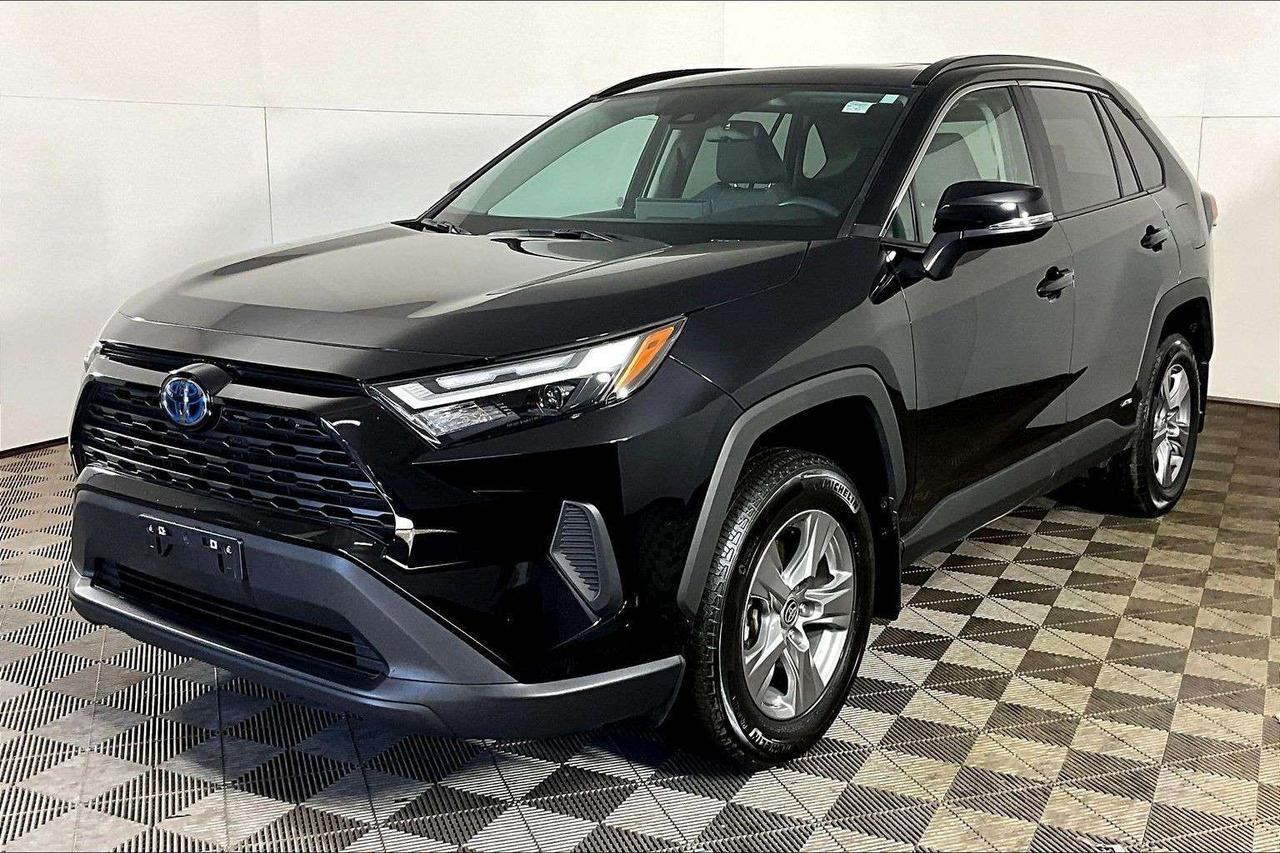 2024 Toyota RAV4 Hybrid XLE AWD Photo0