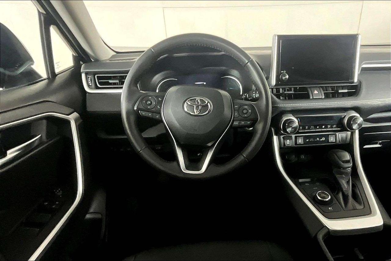 2024 Toyota RAV4 Hybrid XLE AWD Photo