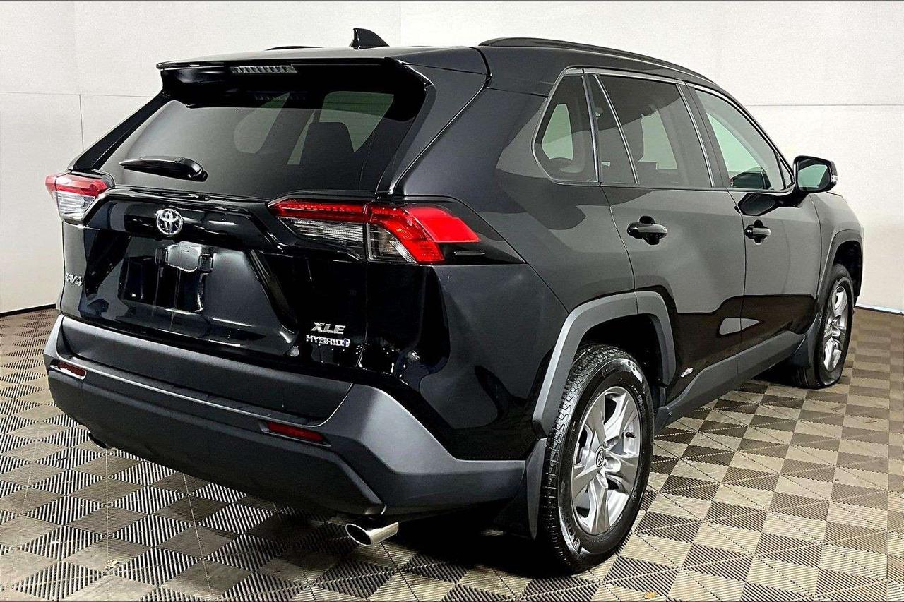 2024 Toyota RAV4 Hybrid XLE AWD Photo